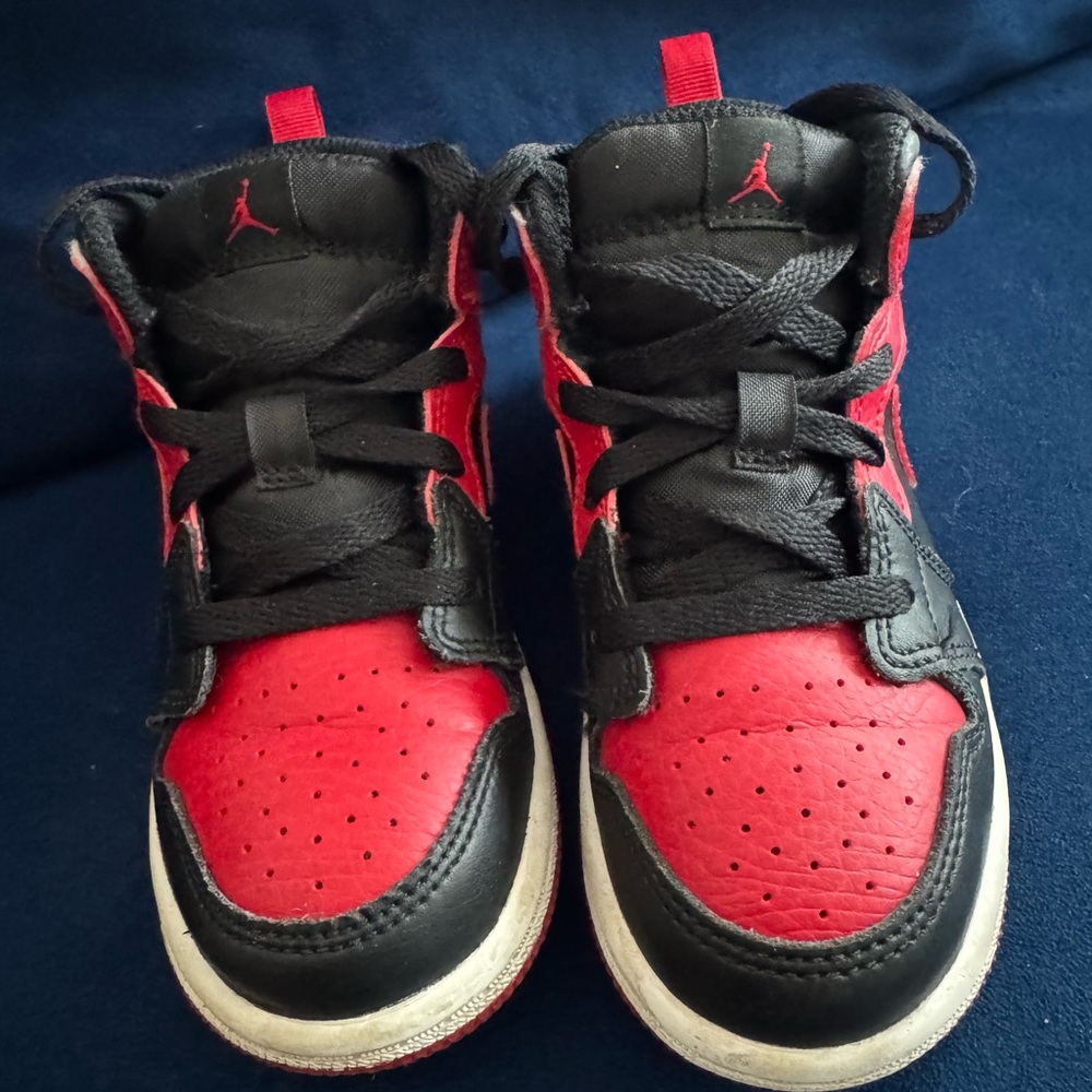 Jordan Kids Black and Red Sneakers